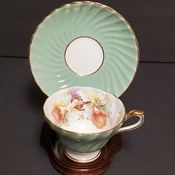 Aynsley Floral Tea Cup and Saucer - Picture 3 of 13